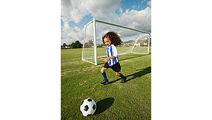 女生踢足球时用药相关探讨