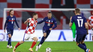 克罗地亚在足球小组赛中的表现与历程