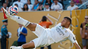 踢足球越位有什么处罚吗