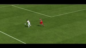 足球头球压人是否犯规?规则细节与争议探讨