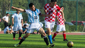 老外看北京足球比赛吗