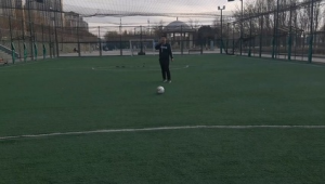 足球小孩破门是否犯规？引发对规则与童真碰撞的思考