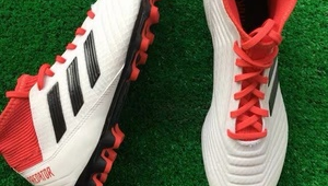 足球鞋往哪买比较好看