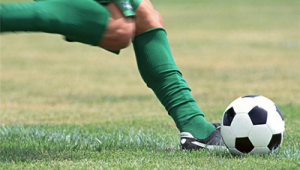 膝内翻能否踢足球？探究膝内翻人群在足球场上的运动可能