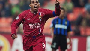 足球大师本泽马厉害吗？实力表现与赛场传奇深度剖析