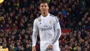 踢足球被踢中裆部是否正常