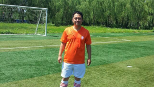 玩车女神钟情足球否?探秘其对足球的喜好与背后故事