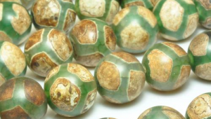 足球珠子天珠有收藏价值吗？解析其在收藏领域的真实价值分析