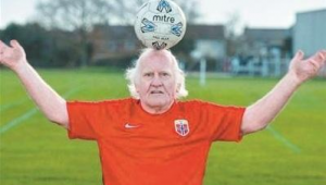 40岁还能踢职业足球吗？梦想与现实的激烈碰撞！