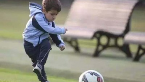 个子高就不适合足球?打破刻板认知,探索别样足球之路