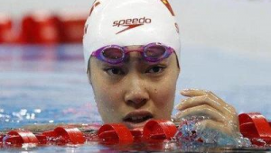 足球和游泳同期训练冲突吗