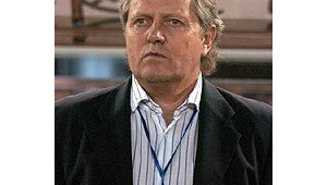 阿里汉属于足球巨星吗