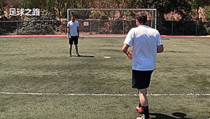 足球边线球能用脚吗？规则解读与相关探讨