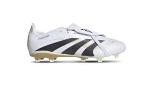 力量突破型足球鞋推荐，哪款能助力球员在球场上所向披靡？