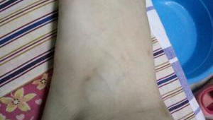 女生踢足球脚背疼吗？这些要点需注意，快来看！