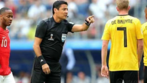 足球比赛无球门情况下犯规判定解析