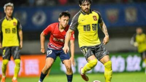 足球双子星揭秘:究竟是哪两位球星携手闪耀绿茵场?