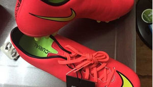 光谷广场附近哪里有卖足球鞋的