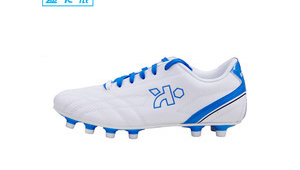 迪卡侬经典足球鞋推荐 哪款能在球场上助你一臂之力？