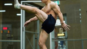 踢足球需重点锻炼哪块肌肉，助你驰骋绿茵场