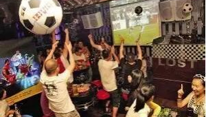 看足球热当下卖啤酒能否盈利？这背后的商业账待细算