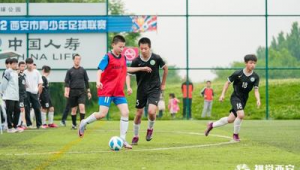 足球场上脚始终紧张吗？探寻球员内心那难以言说的赛场情绪