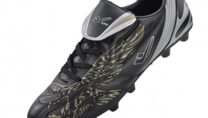 哪款足球鞋最跟脚耐磨？全方位解析，助你找到最佳之选