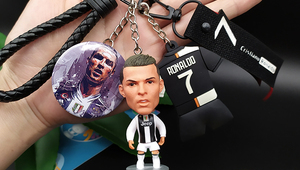 送足球男生项链合适吗？这份礼物背后藏着怎样的心意与考量