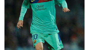 詹姆斯喜欢看足球吗？这位篮球巨星的足球观引发好奇