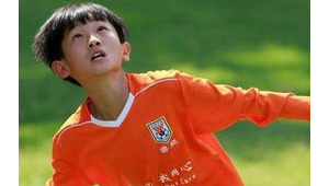 12岁开始学足球吗？踏上绿茵征程，追逐别样精彩人生