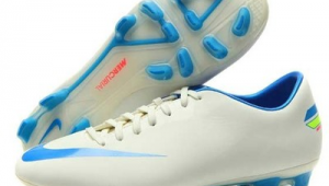 高科技最贵的足球鞋是哪款，带你一探究竟