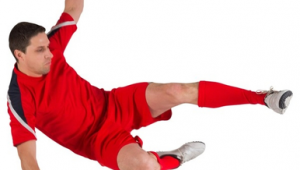 踢足球动作中跳跃是否存在?探究足球运动里的跳跃元素