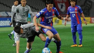 足球场欺负山鸡是否犯法，背后隐藏哪些法律问题需厘清