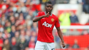 足球球衣挂门上可行吗?探讨其背后的意义与影响