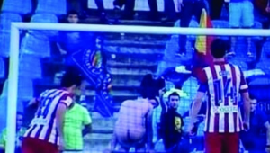 足球球迷罚点球时犯规吗?这一问题引发的思考