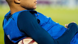 沉静是足球原声音乐吗