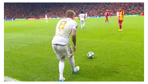 花式足球的人厉害吗？带你深入领略他们令人惊叹的球技与魅力