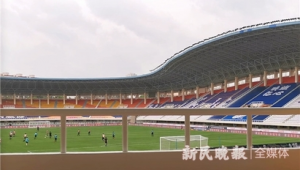 足球球场喇叭声音大吗？带你感受现场激情与震撼