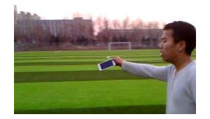 足球抢球时拱人是否犯规？规则界定与赛场判罚探讨