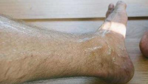 女性踢足球脚臭正常吗