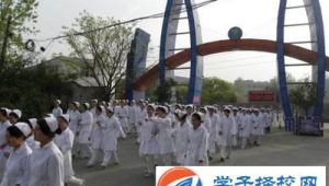 成都哪所中专有足球队