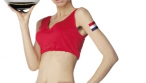 足球踢到脑门很疼吗