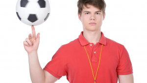 足球教练带哨子与否:关键因素与影响探讨