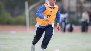 踢足球会引起抽动吗