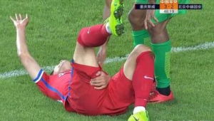 足球左右晃球能否有效误导防守，背后原理与技巧大揭秘