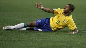 巴西足球绝技是踩单车吗